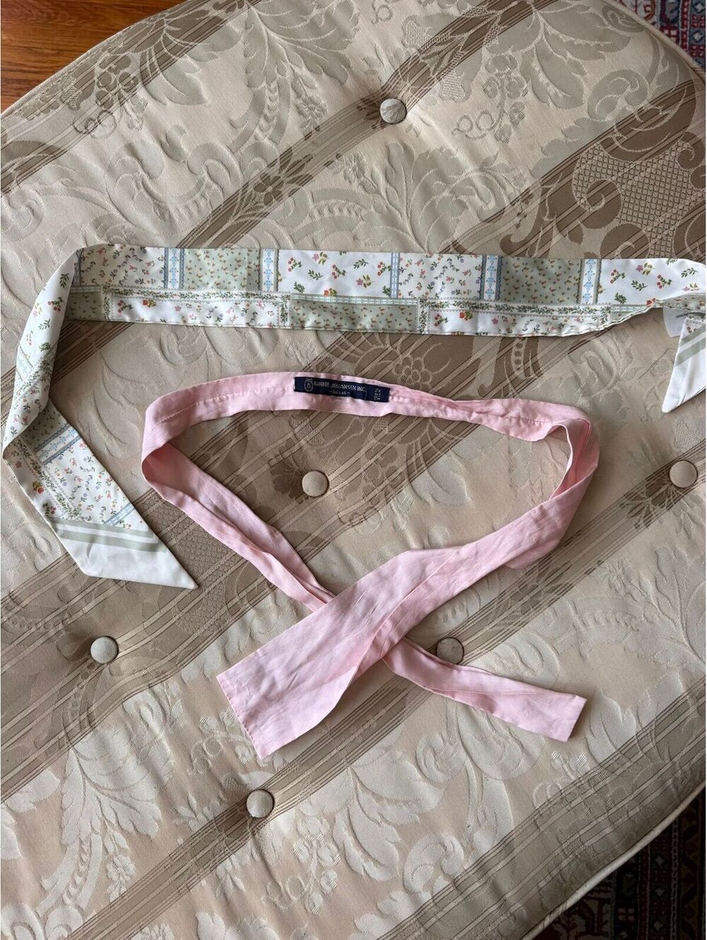 2 Scarves
